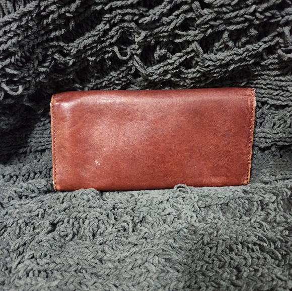 Lucky Brand Italian Leather Wallet - Picture 2 of 15